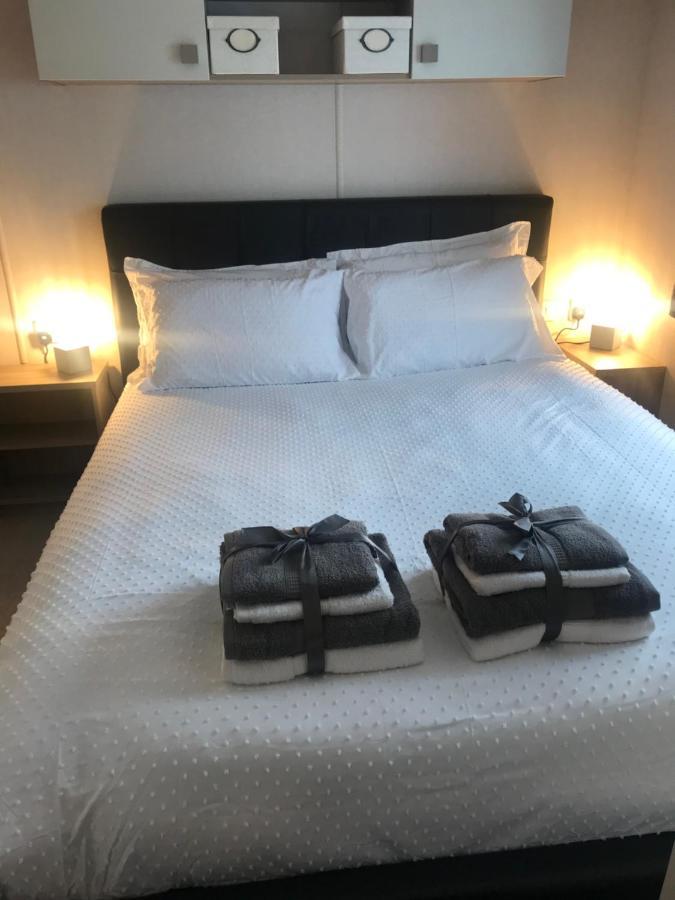 Holiday park Billing Aquadrome Lovely Waterside 2 Bedroom Static Holiday Shemar *